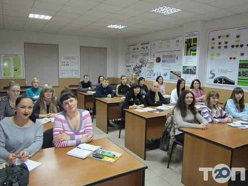 Аудиторія для навчання в автошколі Центр